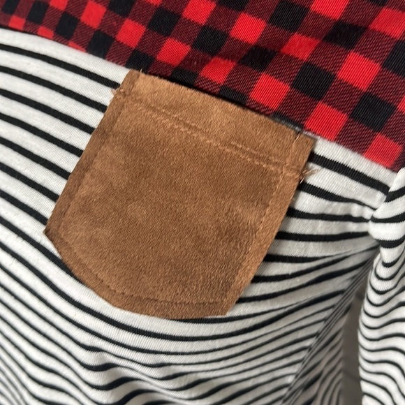 NWT. Buffalo Plaid Christmas Layering Shirt - Picture 2 of 5